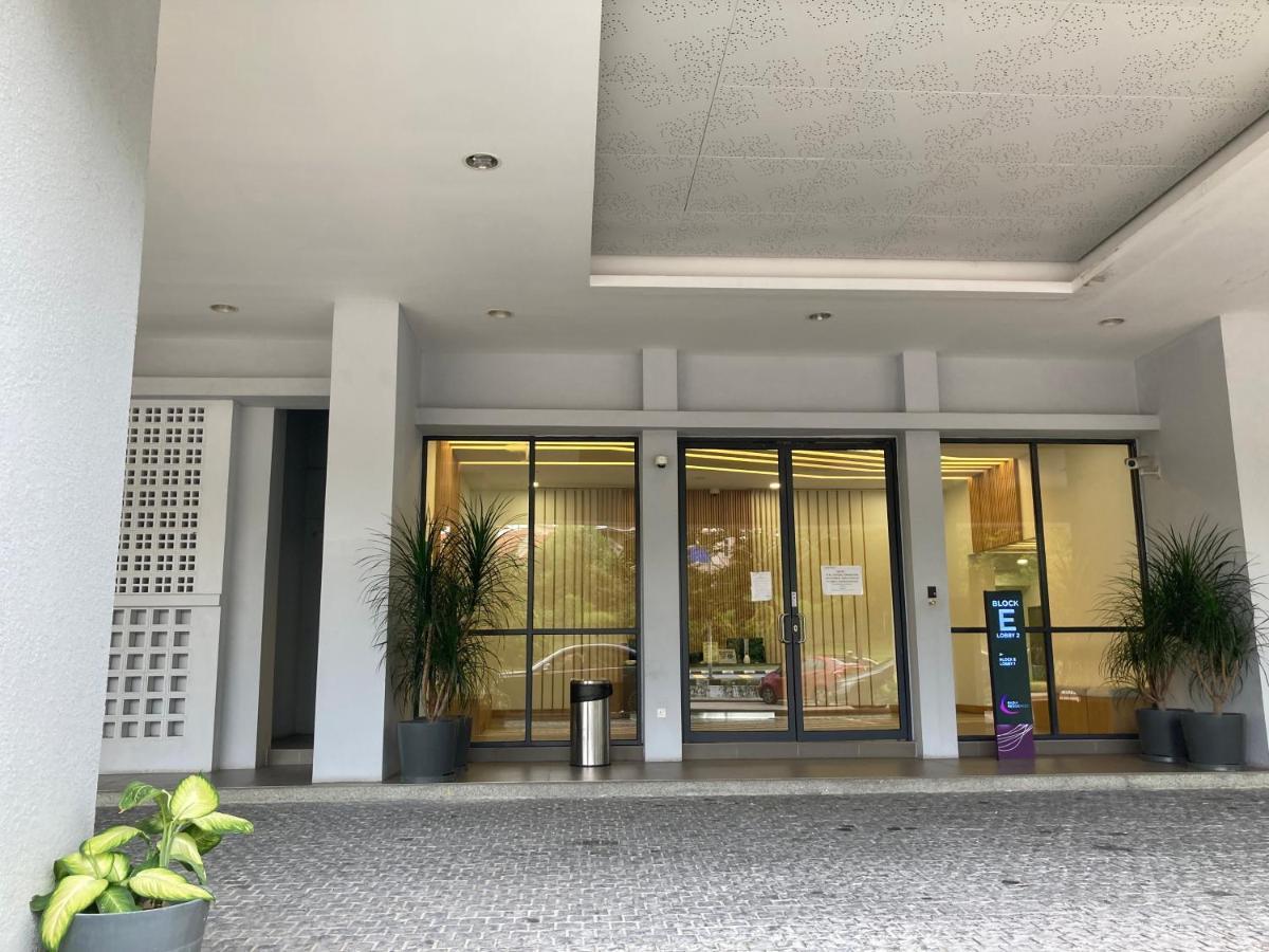 Radia Block E Lobby 2 Pangsapuri