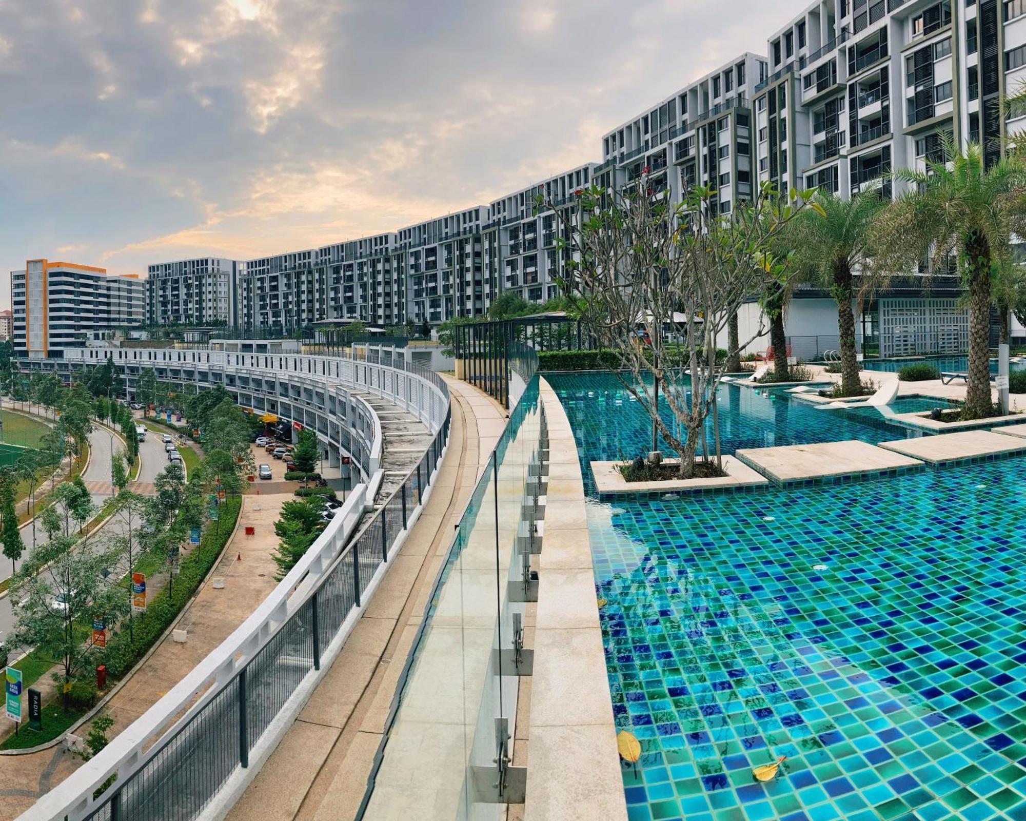 Pangsapuri Radia Block E Lobby 2